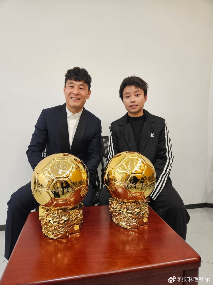  張琳艷社媒曬與武磊合照：感謝、榮幸、幸運，祝磊哥早日康復