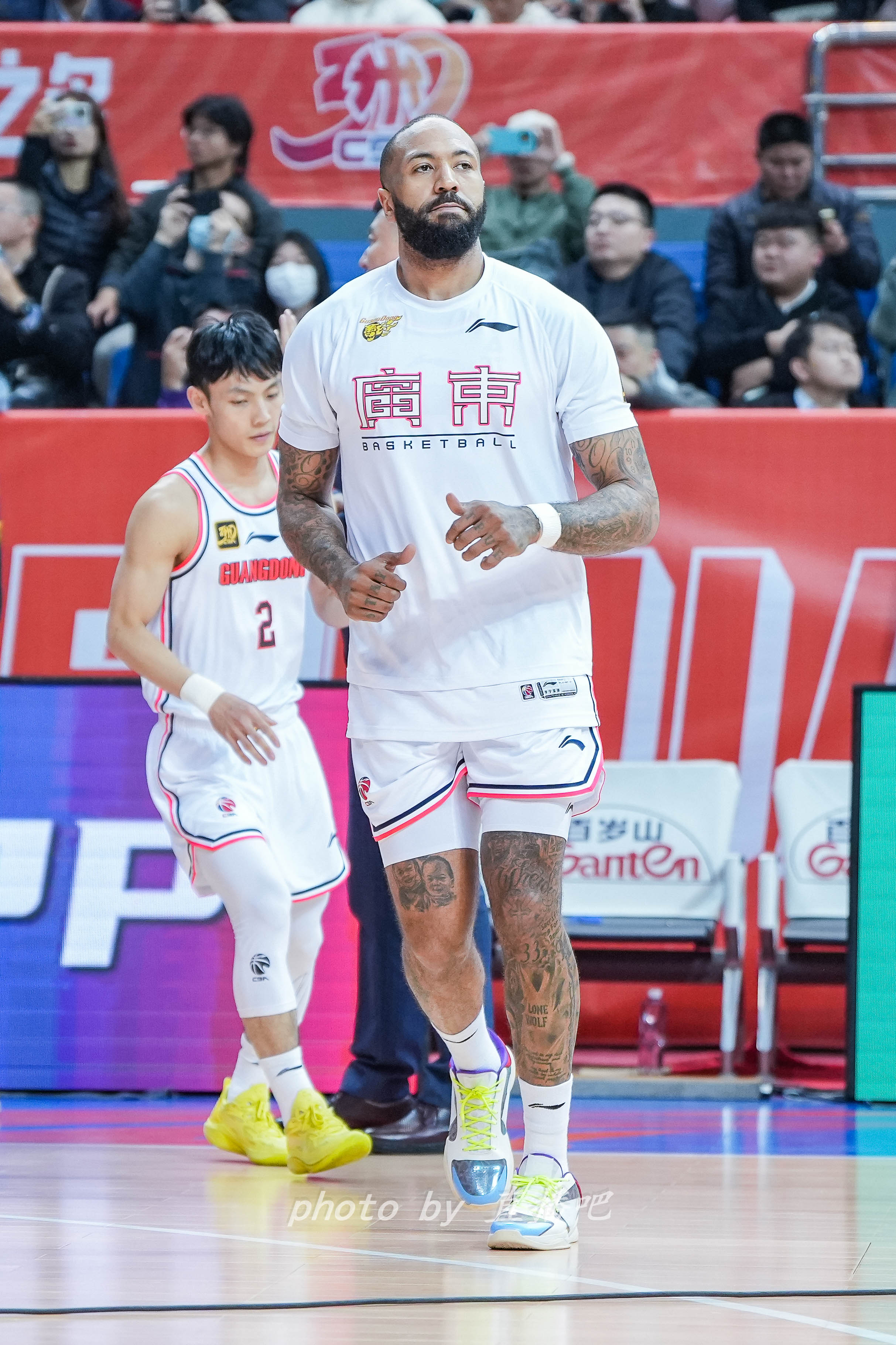  打得不錯！36歲吉倫沃特原本的第三外援卻成廣東男籃的真大腿