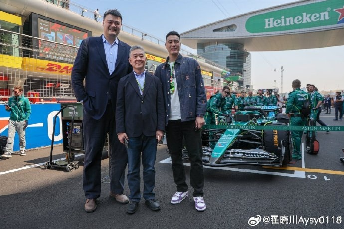  聯(lián)動F1！翟曉川曬與姚明、阿隆索、范志毅、周冠宇等的合照