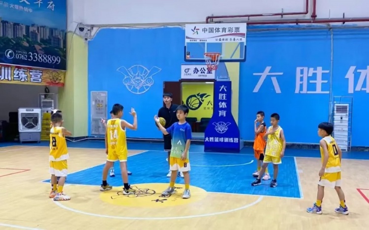  廣東河源體彩少兒籃球培訓(xùn)班：結(jié)營不散場，夢想正啟航