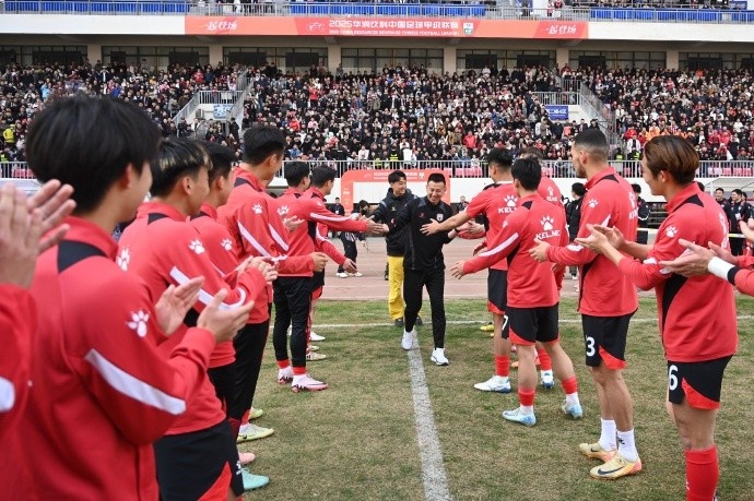  今日賽前，俱樂部為前球員馬曉磊及文爍舉行了退役儀式