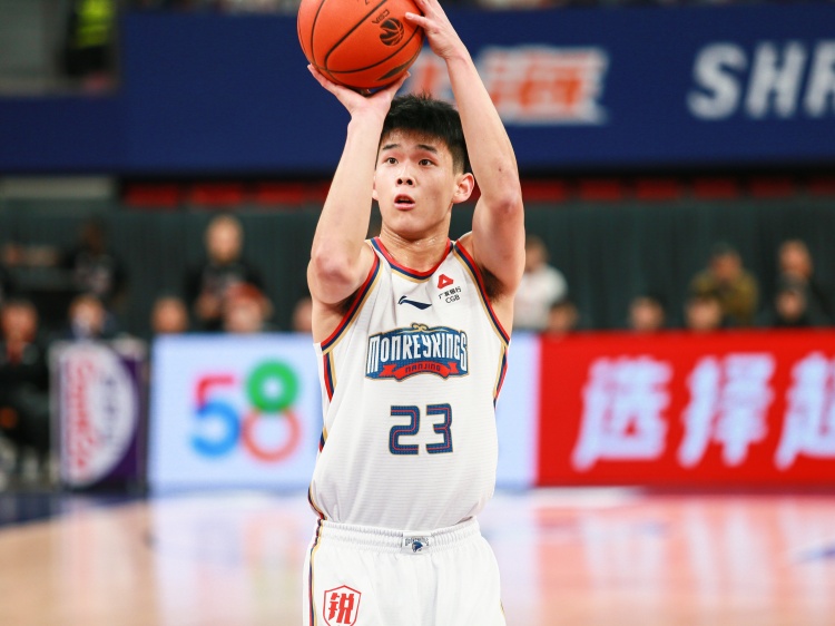  攻擊欲望很強(qiáng)！林葳半場出手14次拿下14分1板1助2斷