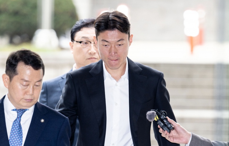  韓國國腳黃義助非法拍攝不雅視頻，一審被判有期徒刑1年緩刑2年！