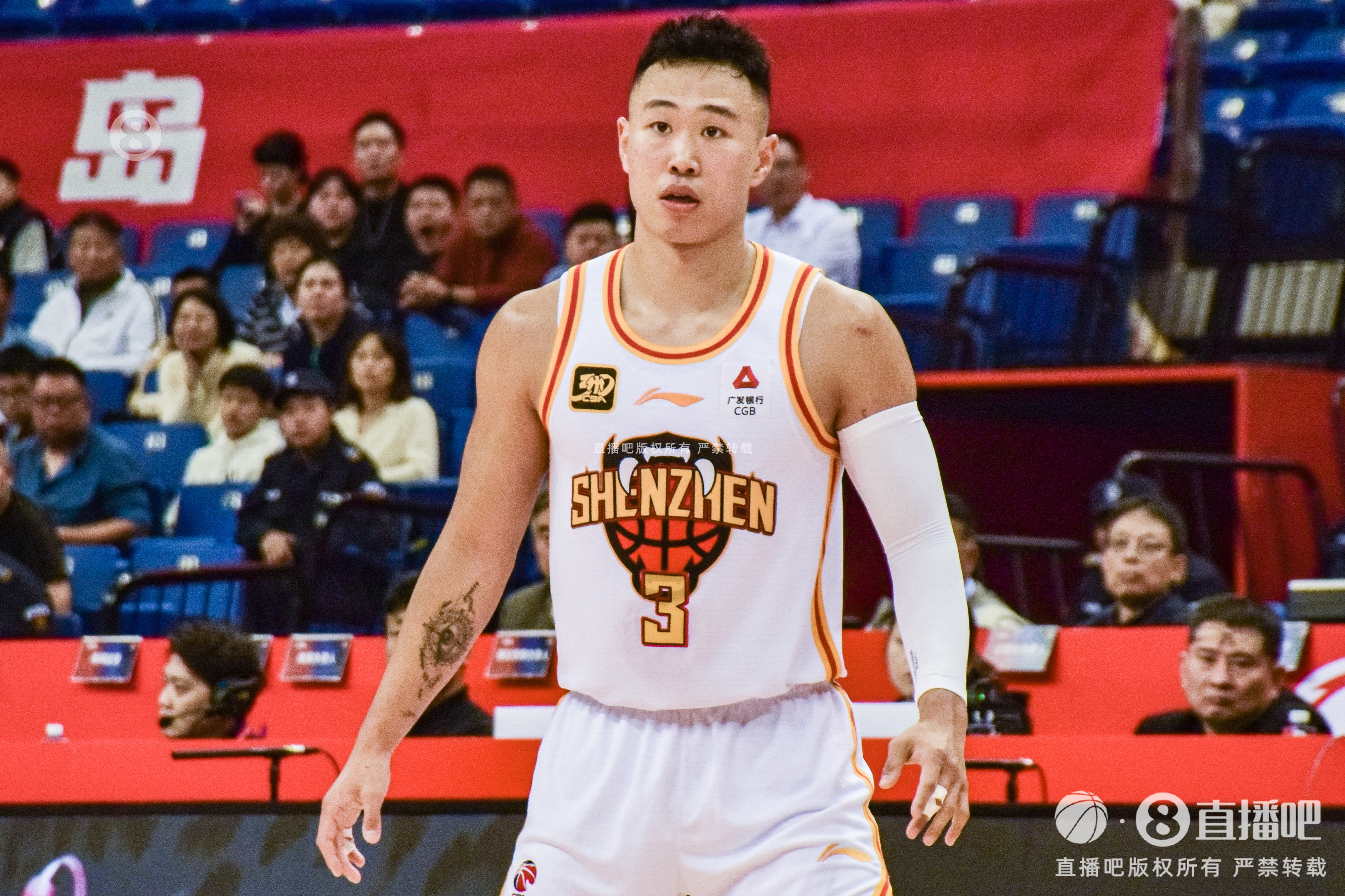  攻防俱佳！賀希寧17中8&三分7中3拿到19分 貢獻4次搶斷