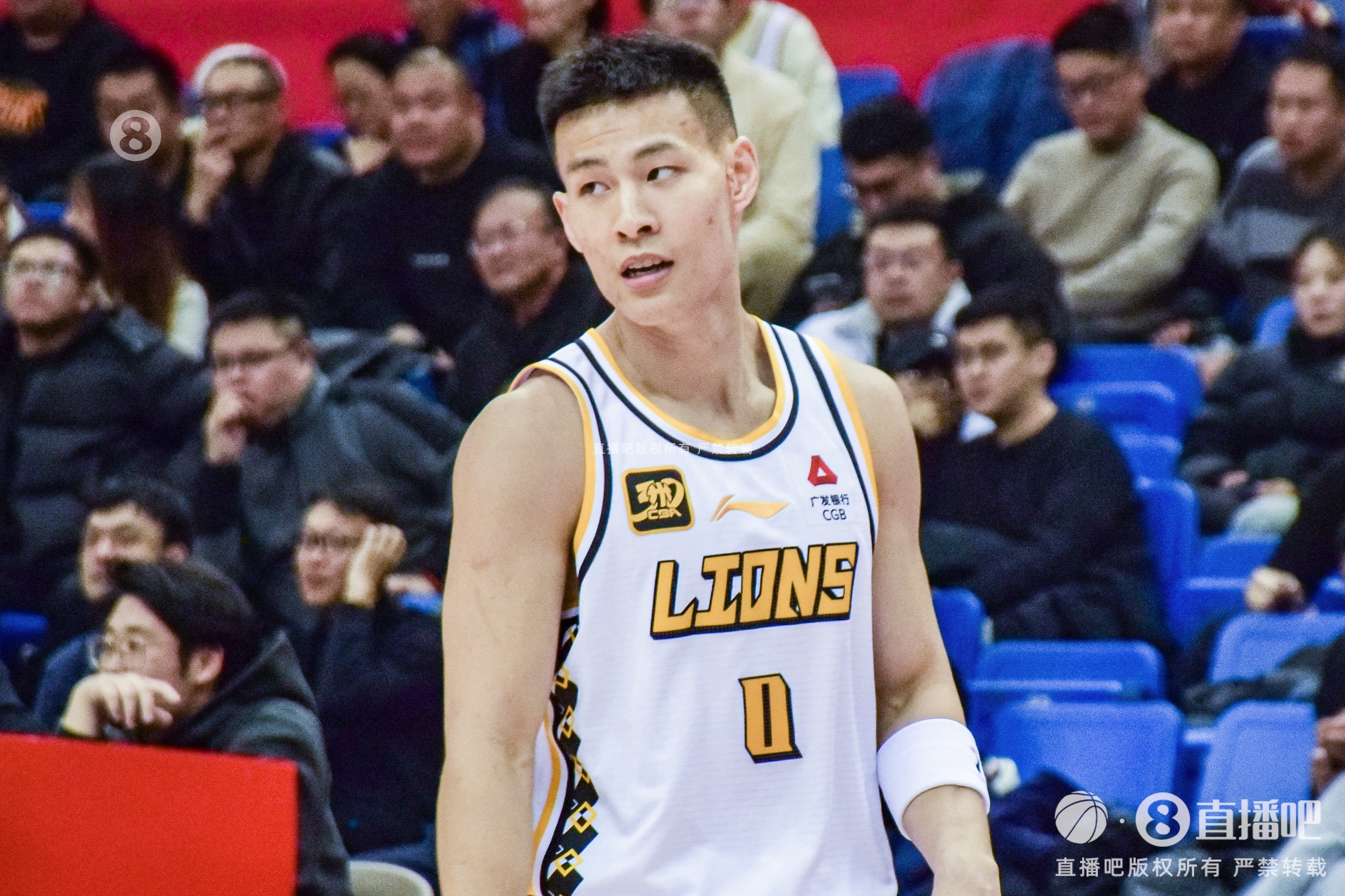  毫無(wú)狀態(tài)！林秉圣11投僅1中拿到3分3斷 出現(xiàn)2失誤4犯規(guī)
