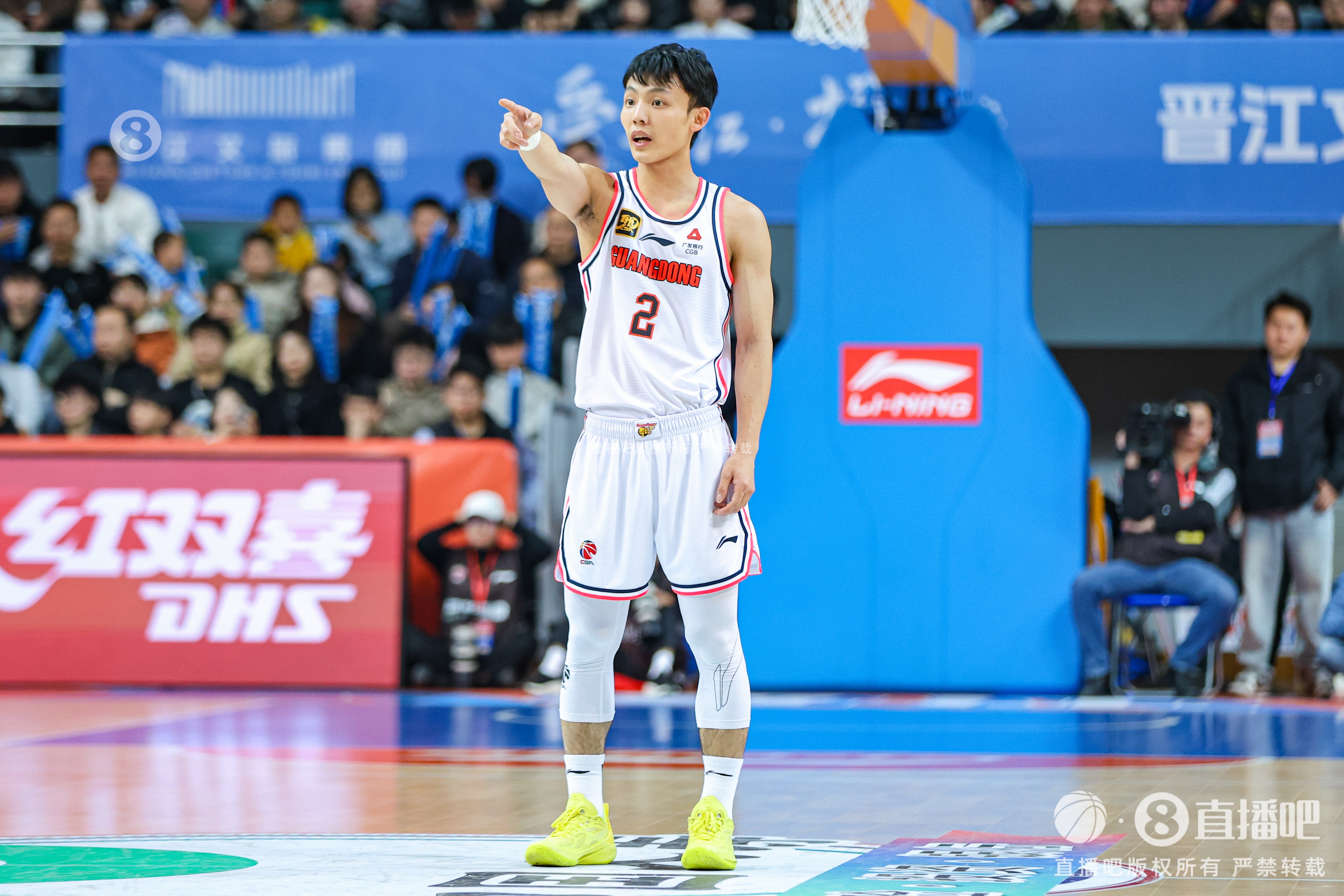  手熱！徐杰打滿首節(jié)5中4拿到10分2助 正負(fù)值+17