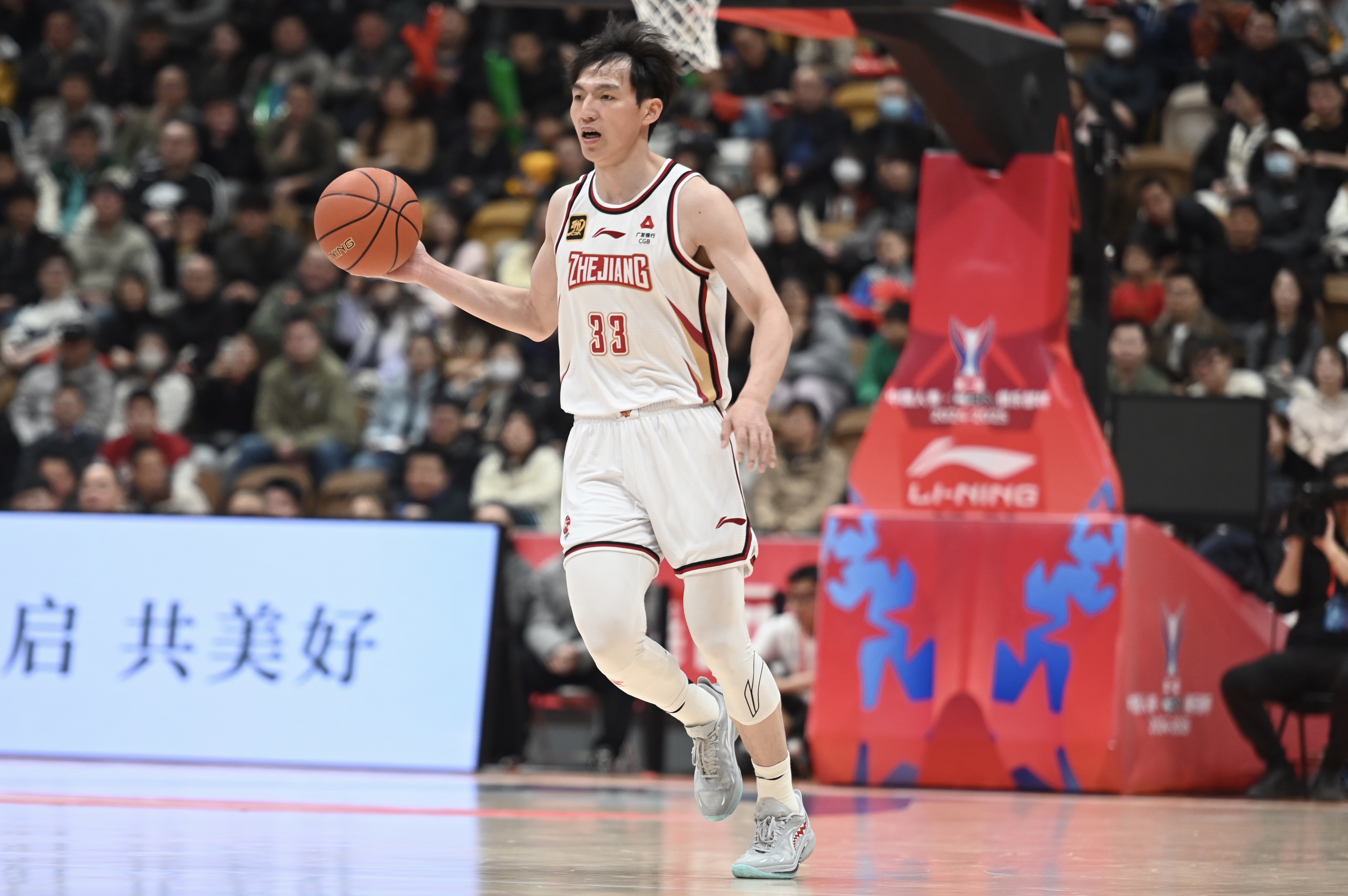  雙槍表現(xiàn)不錯(cuò)！吳前和陸文博均9中5&三分合計(jì)15中7合砍30分