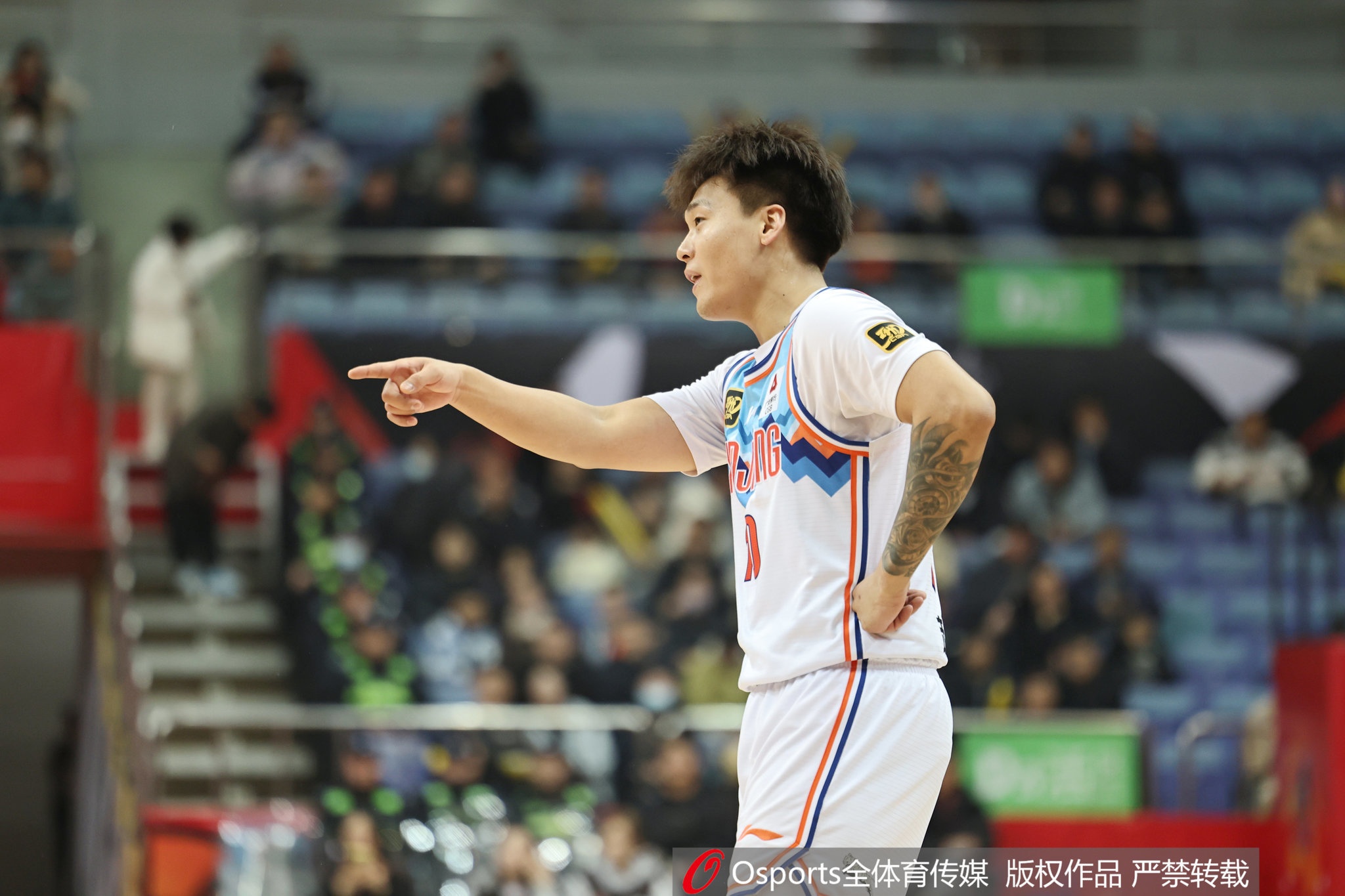  首戰(zhàn)舊主！趙睿半場5中1僅拿4分3板3助1斷 正負值-19